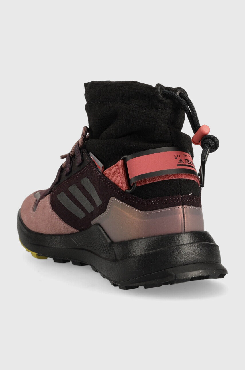 adidas TERREX Обувки в лилаво с изолация - Pepit.bg