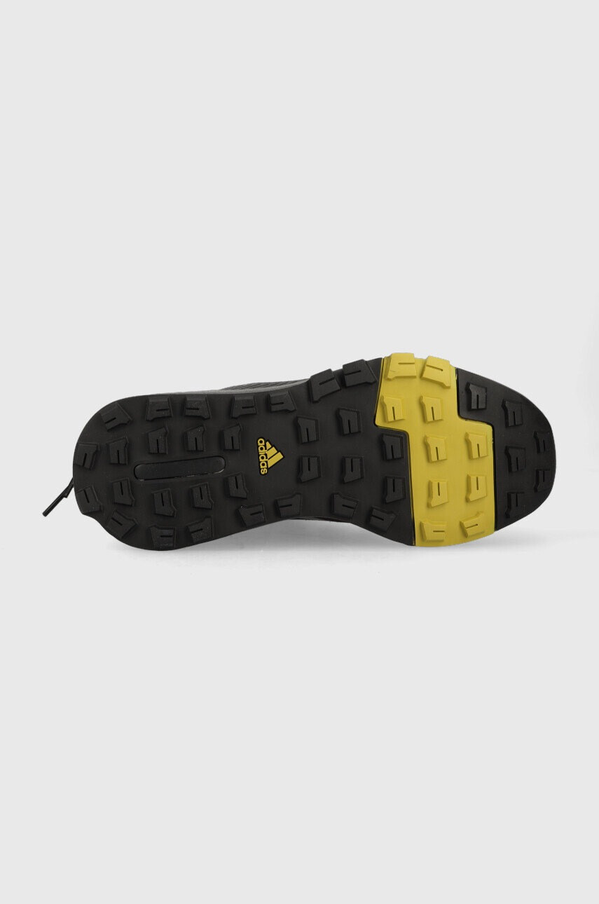 adidas TERREX Обувки в лилаво с изолация - Pepit.bg