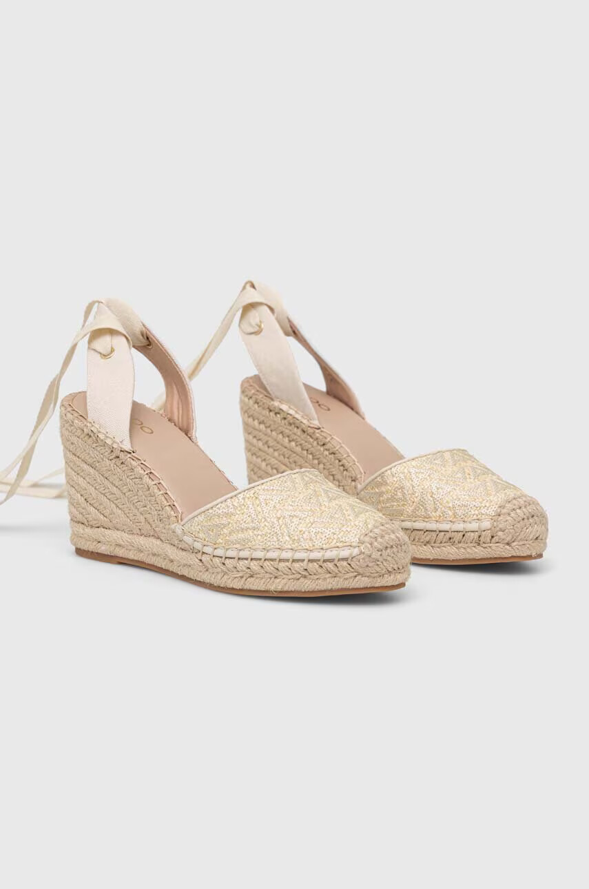 Aldo Сандали Efemina в бежово със скосена платформа - Pepit.bg
