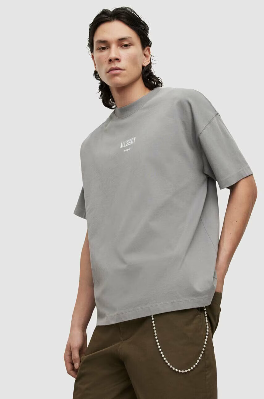 AllSaints Памучна тениска в сиво с принт - Pepit.bg