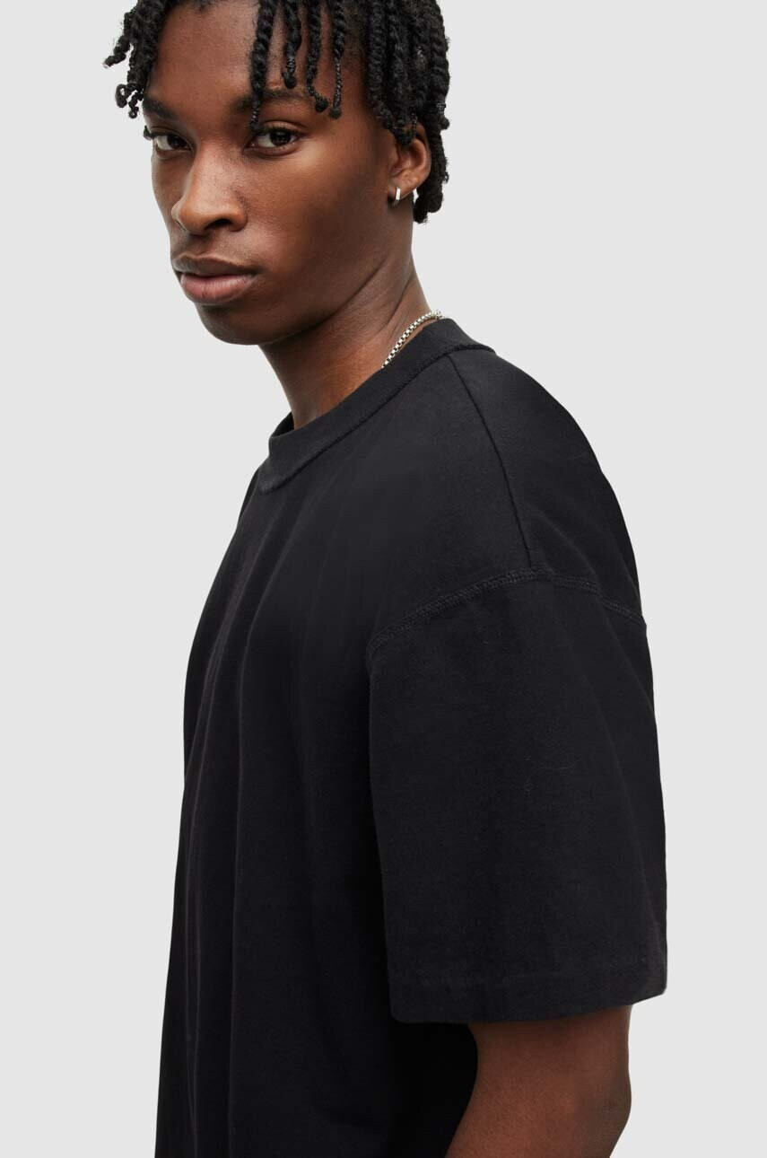 AllSaints Памучна тениска в черно с принт - Pepit.bg