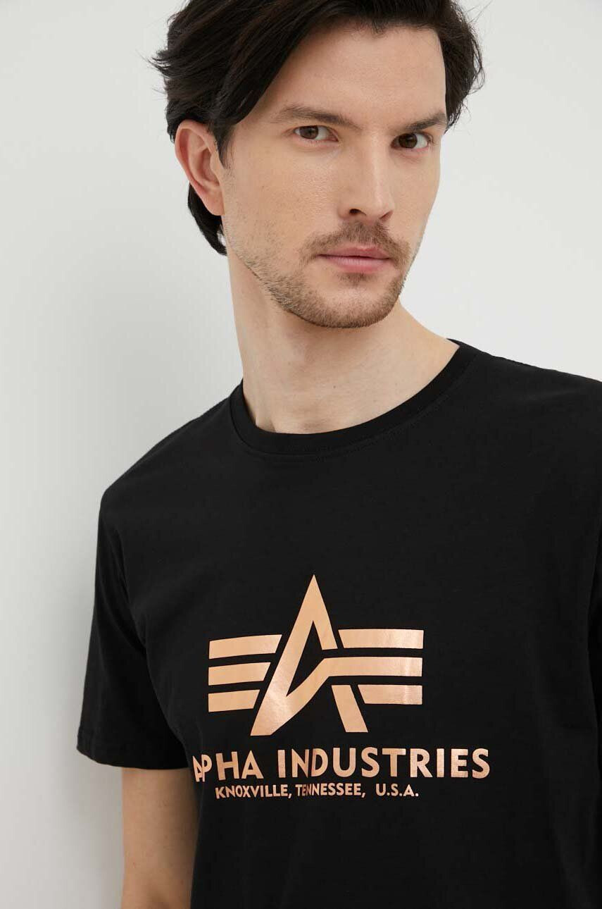 Alpha Industries Памучна тениска Basic T-Shirt Foil Print в черно с принт 100501FP.365 - Pepit.bg