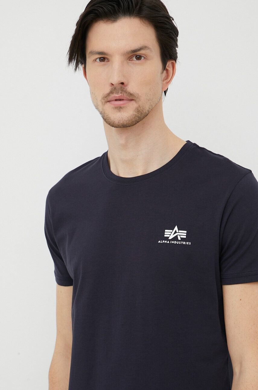 Alpha Industries Памучна тениска Basic T Small Logo в тъмносиньо с изчистен дизайн 188505.07 - Pepit.bg