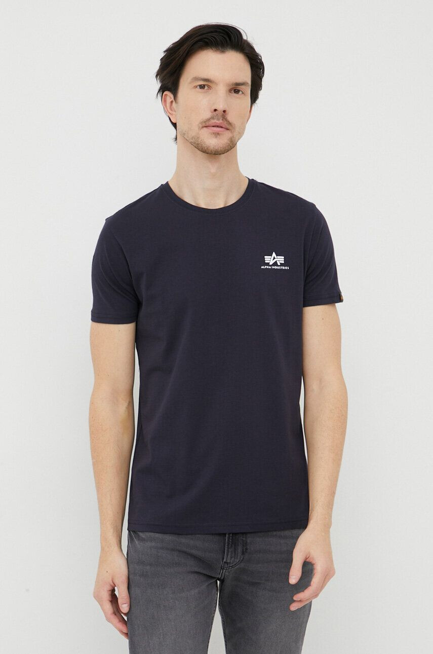 Alpha Industries Памучна тениска Basic T Small Logo в тъмносиньо с изчистен дизайн 188505.07 - Pepit.bg