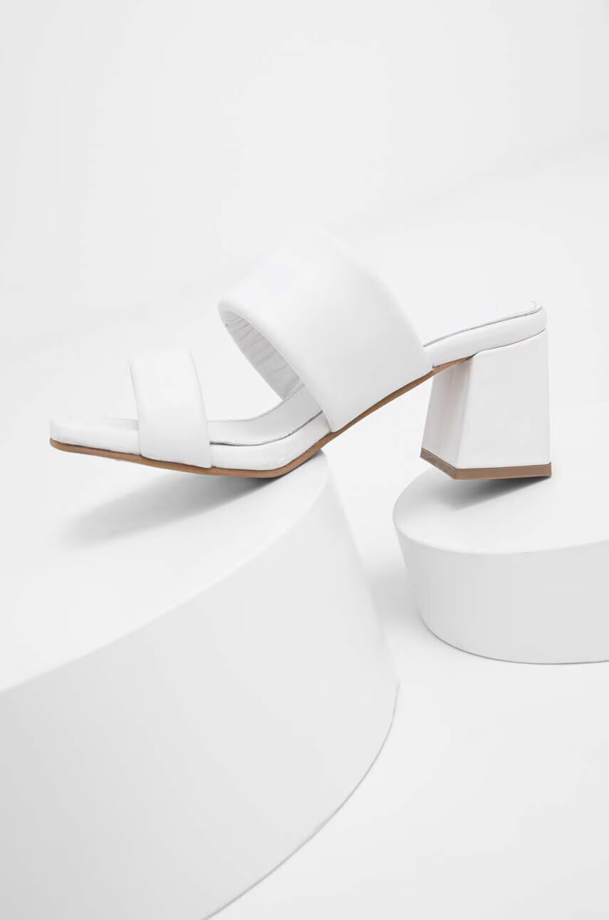 Answear Lab Кожени чехли в бежово - Pepit.bg