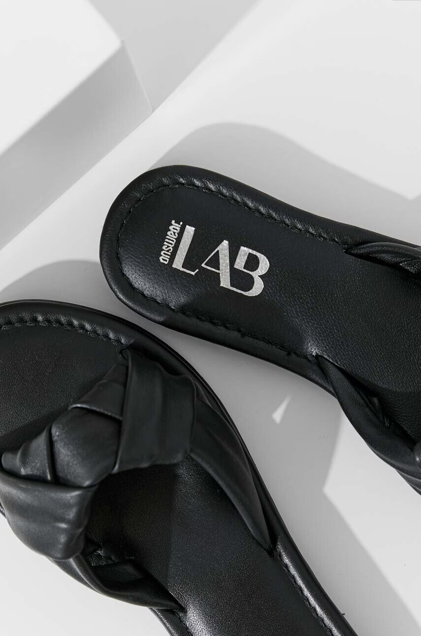 Answear Lab Кожени чехли в черно - Pepit.bg