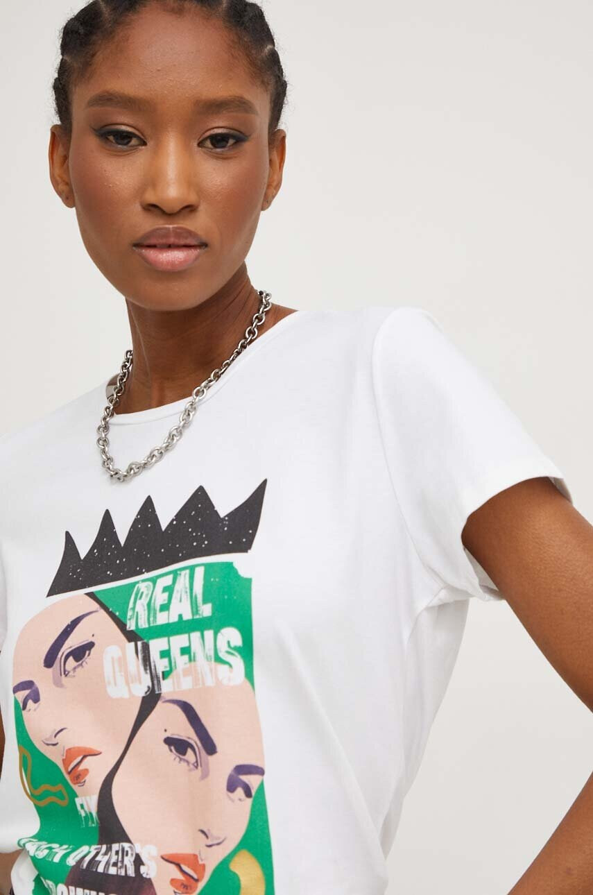 Answear Lab Тениска X limited collection BE SHERO в бяло - Pepit.bg