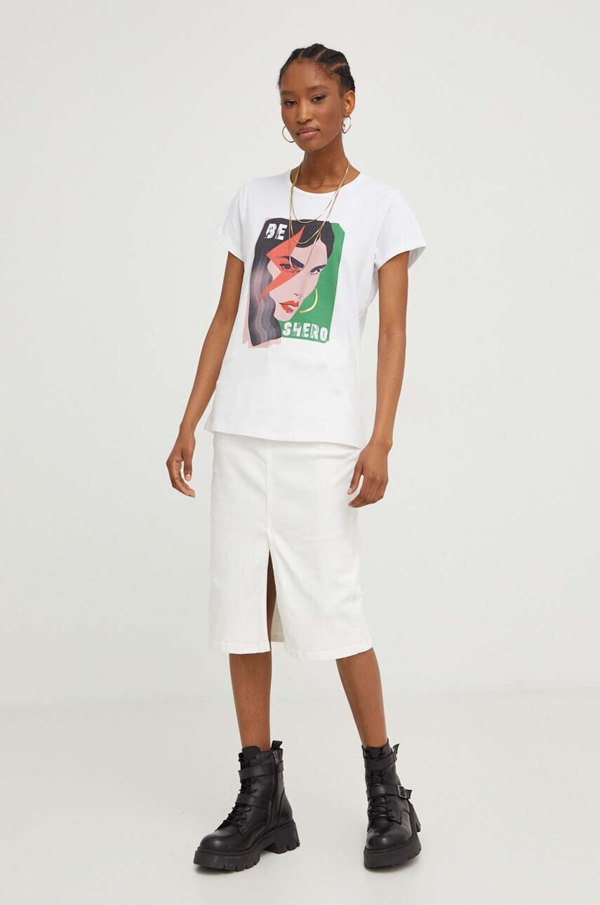 Answear Lab Тениска x limited collection BE SHERO в бяло - Pepit.bg