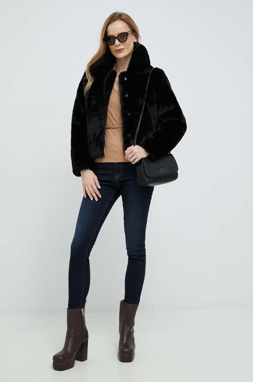 Armani Exchange Чанта в черно - Pepit.bg