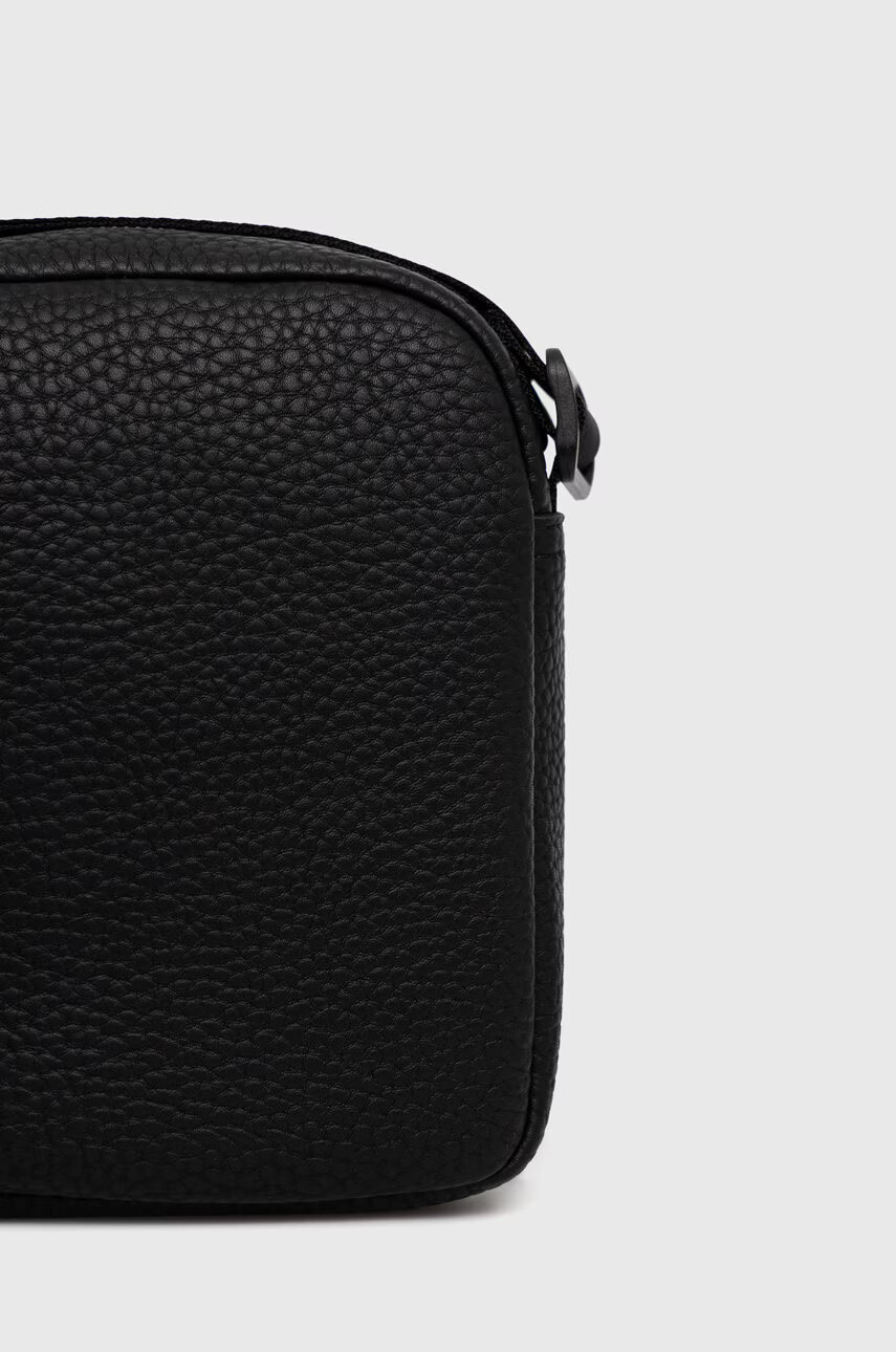 Armani Exchange Чанта през рамо - Pepit.bg