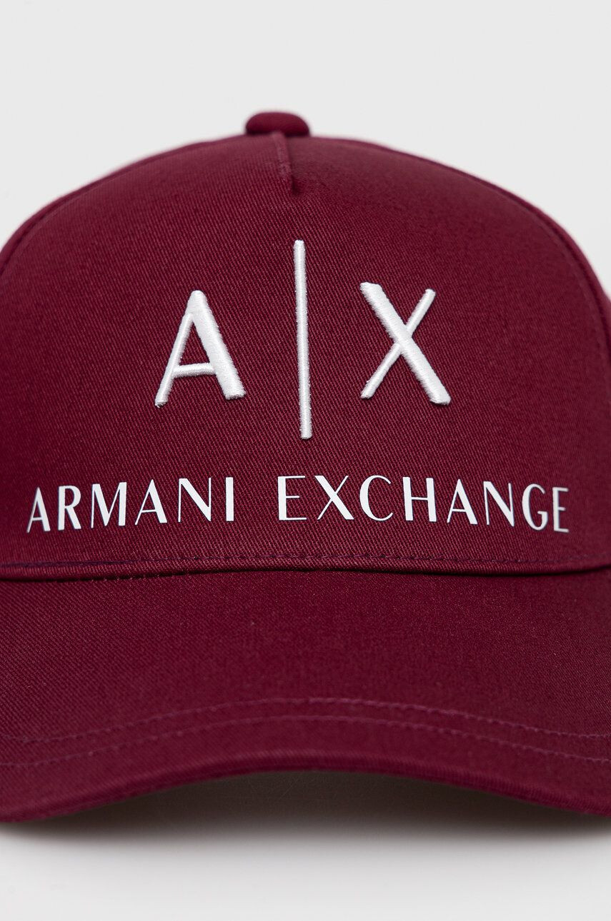 Armani Exchange Памучна шапка в бордо с апликация - Pepit.bg