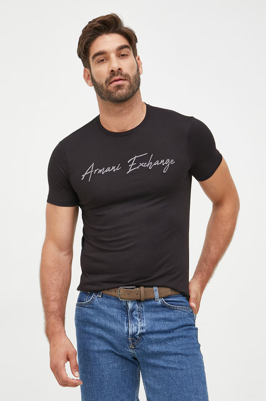 Armani Exchange Памучна тениска в черно с апликация - Pepit.bg