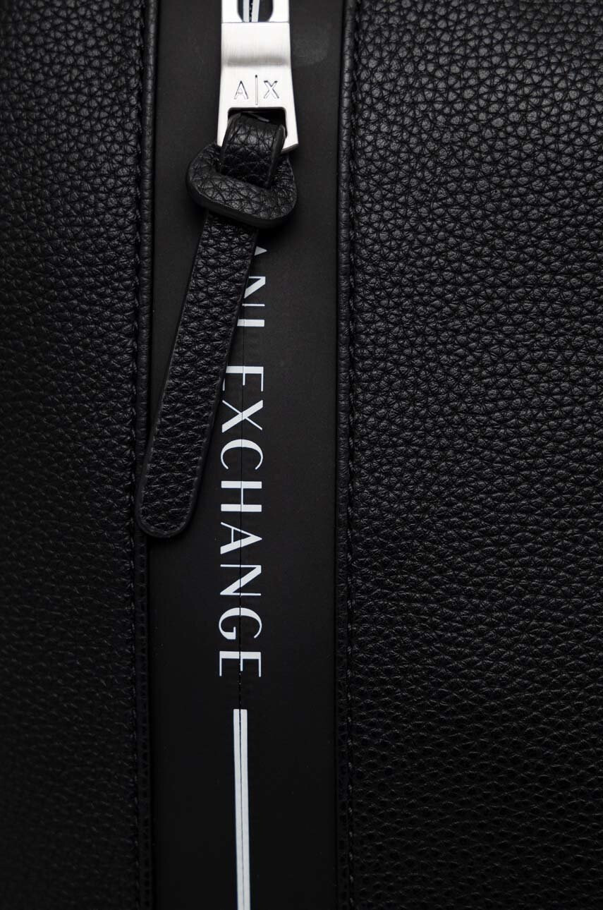Armani Exchange Раница в черно голям размер с изчистен дизайн - Pepit.bg