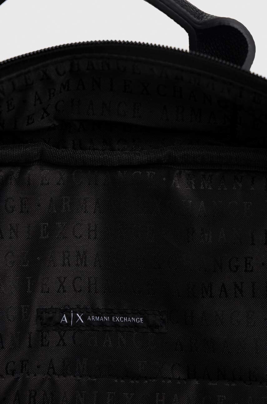 Armani Exchange Раница в черно голям размер с изчистен дизайн - Pepit.bg