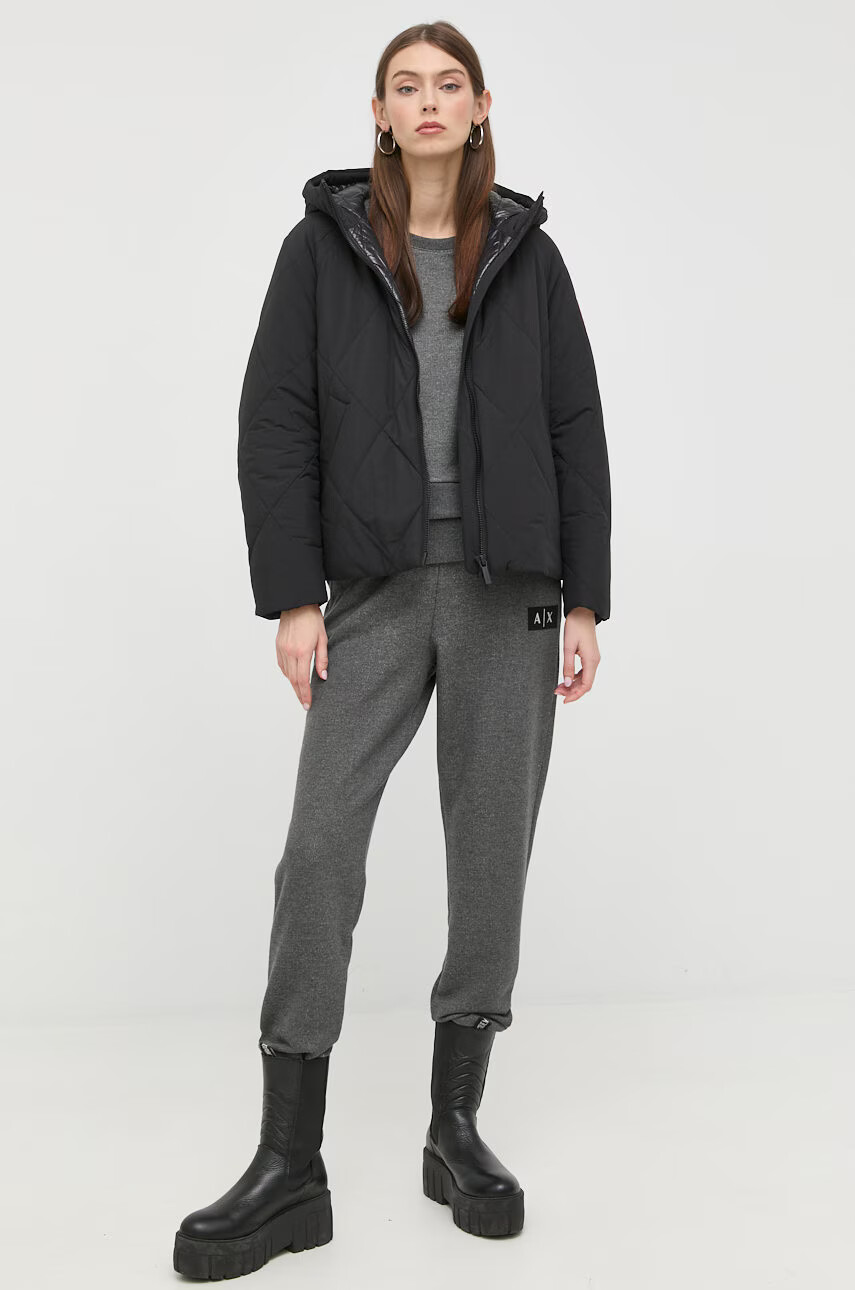 Armani Exchange Суичър в тъмносиньо с качулка с изчистен дизайн - Pepit.bg