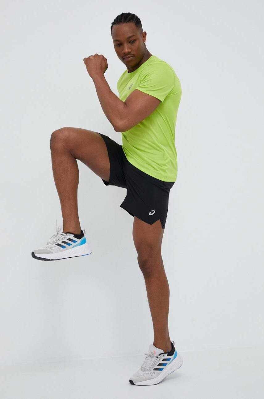 Asics Къс панталон за бягане Road в черно - Pepit.bg