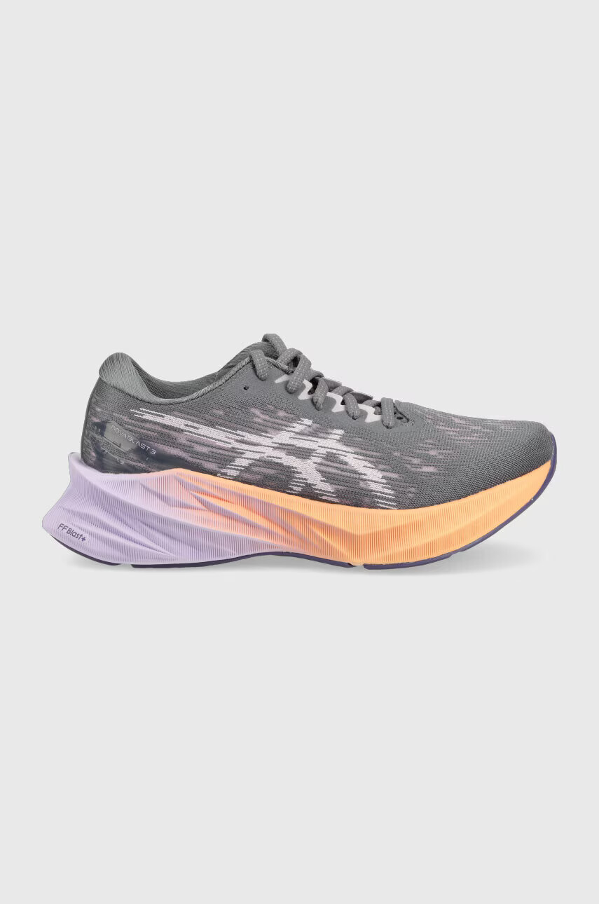 Asics Обувки за бягане Novablast 3 в сиво - Pepit.bg