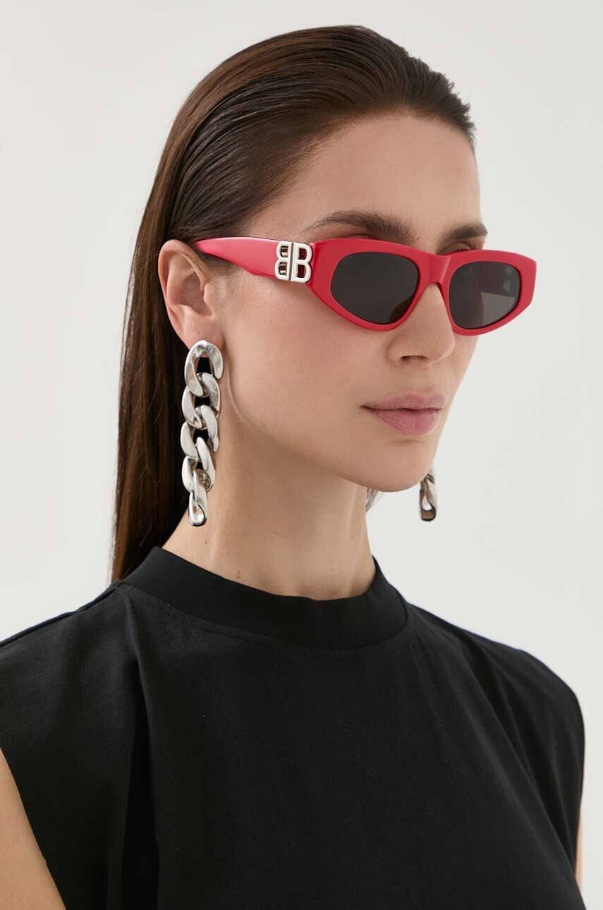 Balenciaga Слънчеви очила в червено - Pepit.bg