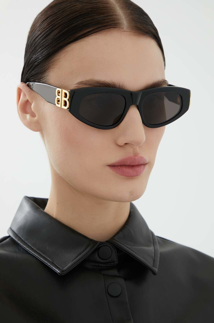 Balenciaga Слънчеви очила в черно - Pepit.bg