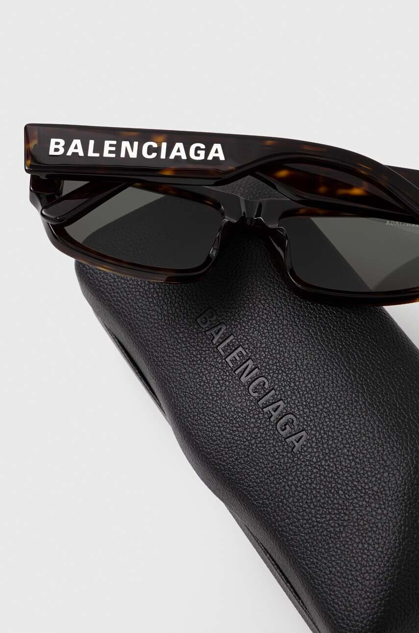 Balenciaga Слънчеви очила в кафяво - Pepit.bg