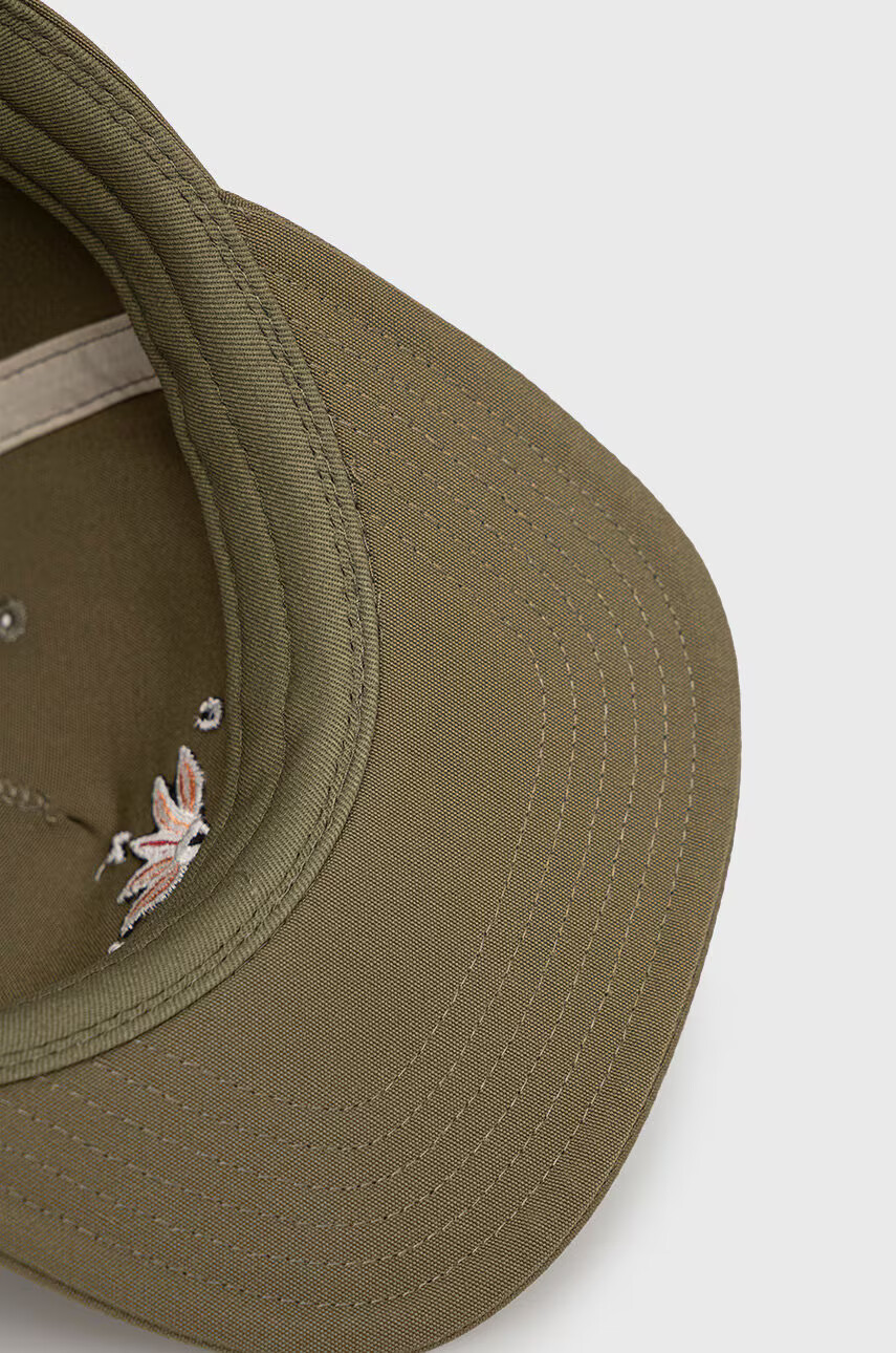 Billabong Шапка X Wrangler в зелено с апликация - Pepit.bg