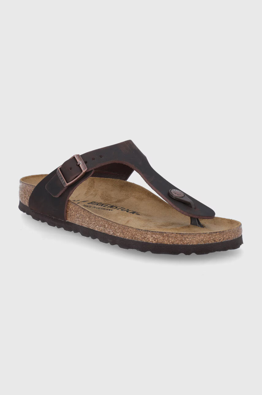 Birkenstock Кожени джапанки Gizeh дамски в кафяво с равна подметка - Pepit.bg