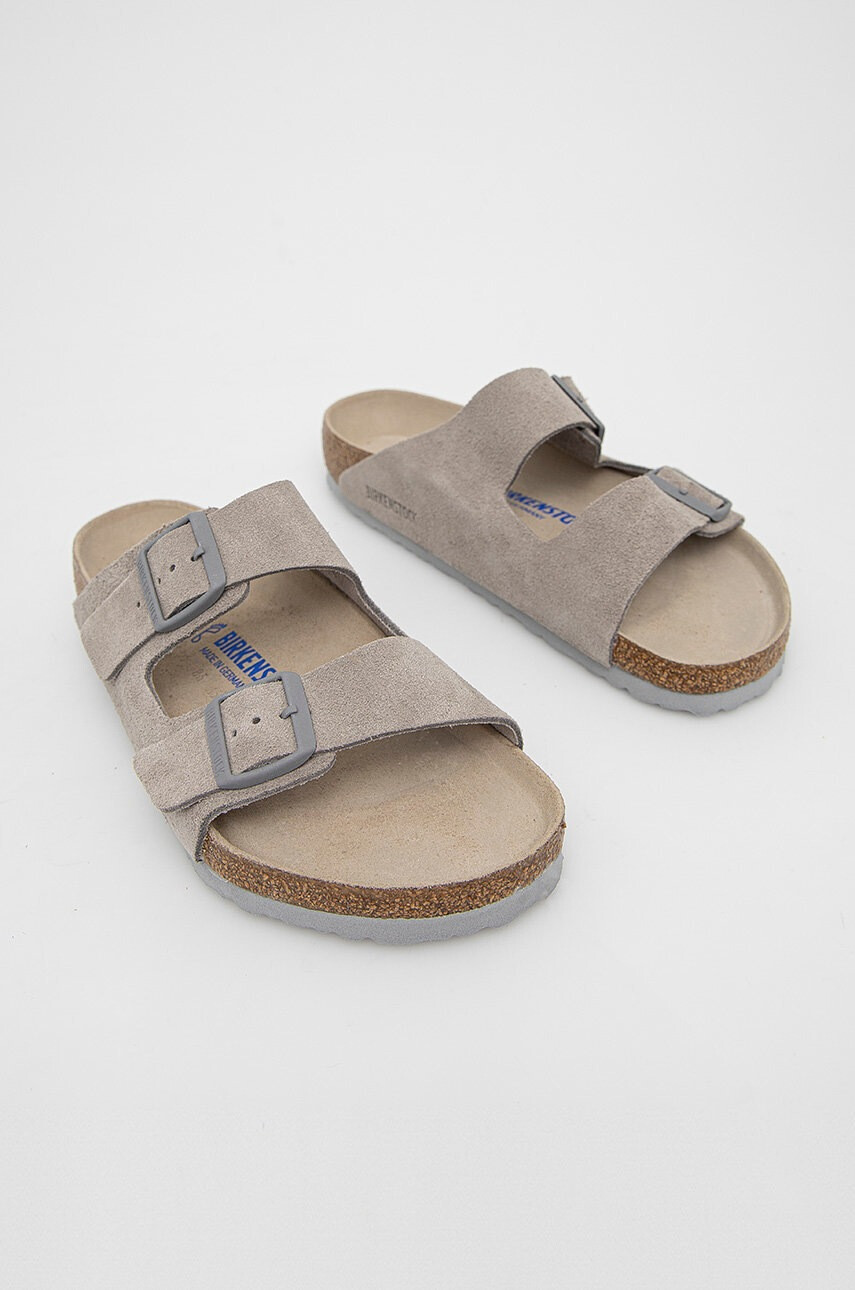 Birkenstock Велурени чехли в сиво - Pepit.bg