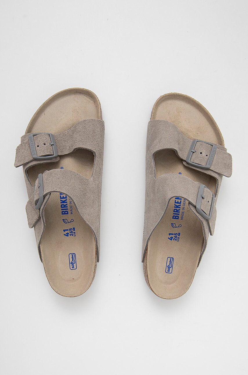 Birkenstock Велурени чехли в сиво - Pepit.bg