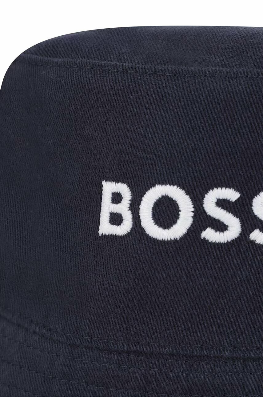 Boss Детска памучна капела с две лица в тъмносиньо от памук - Pepit.bg