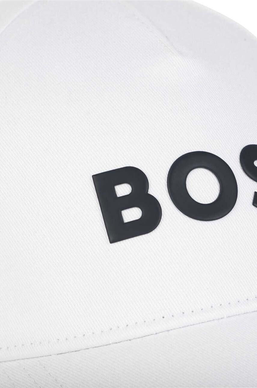 Boss Детска памучна шапка с козирка в бяло с принт - Pepit.bg