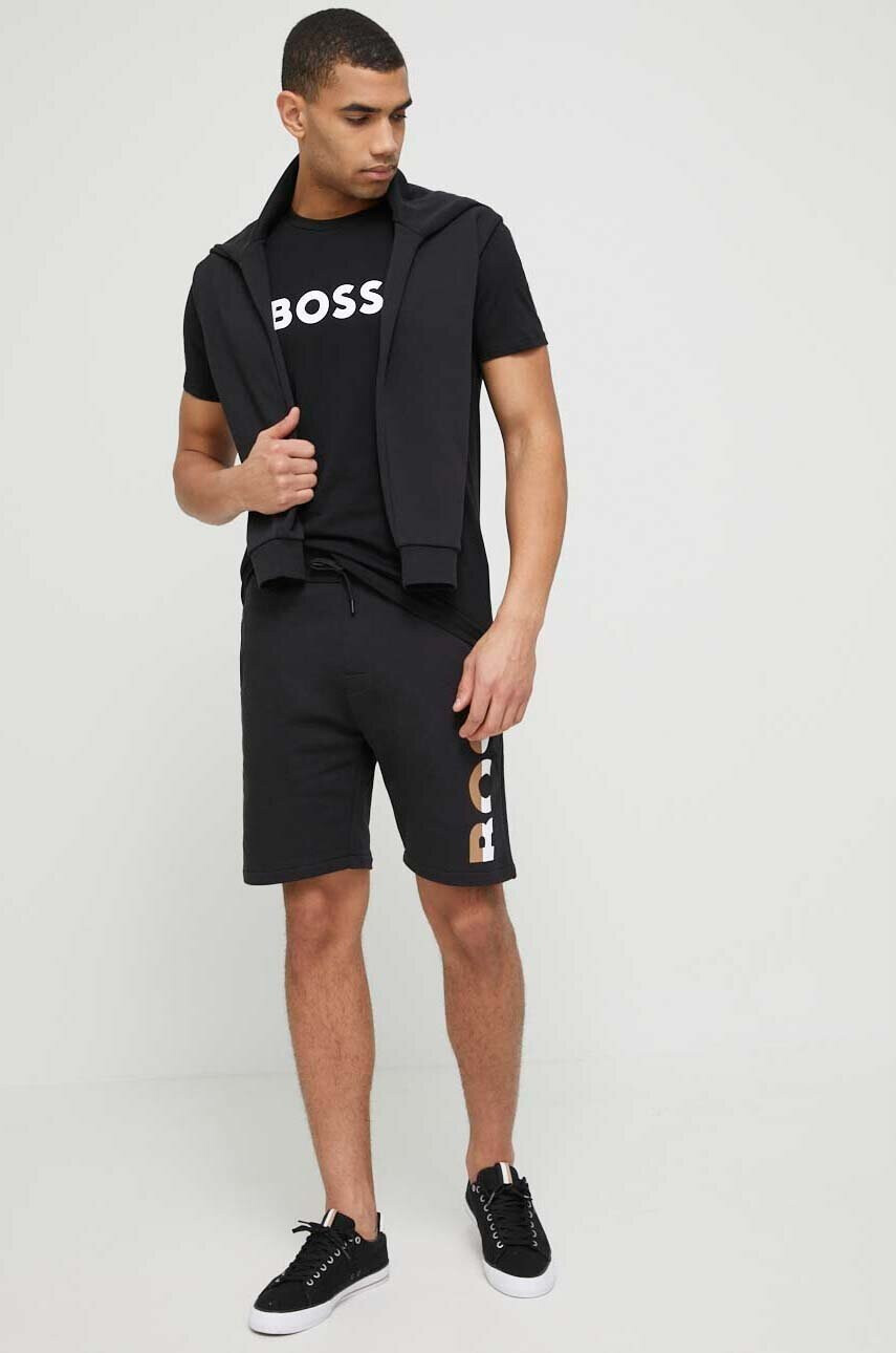 Boss Памучен къс панталон в черно - Pepit.bg