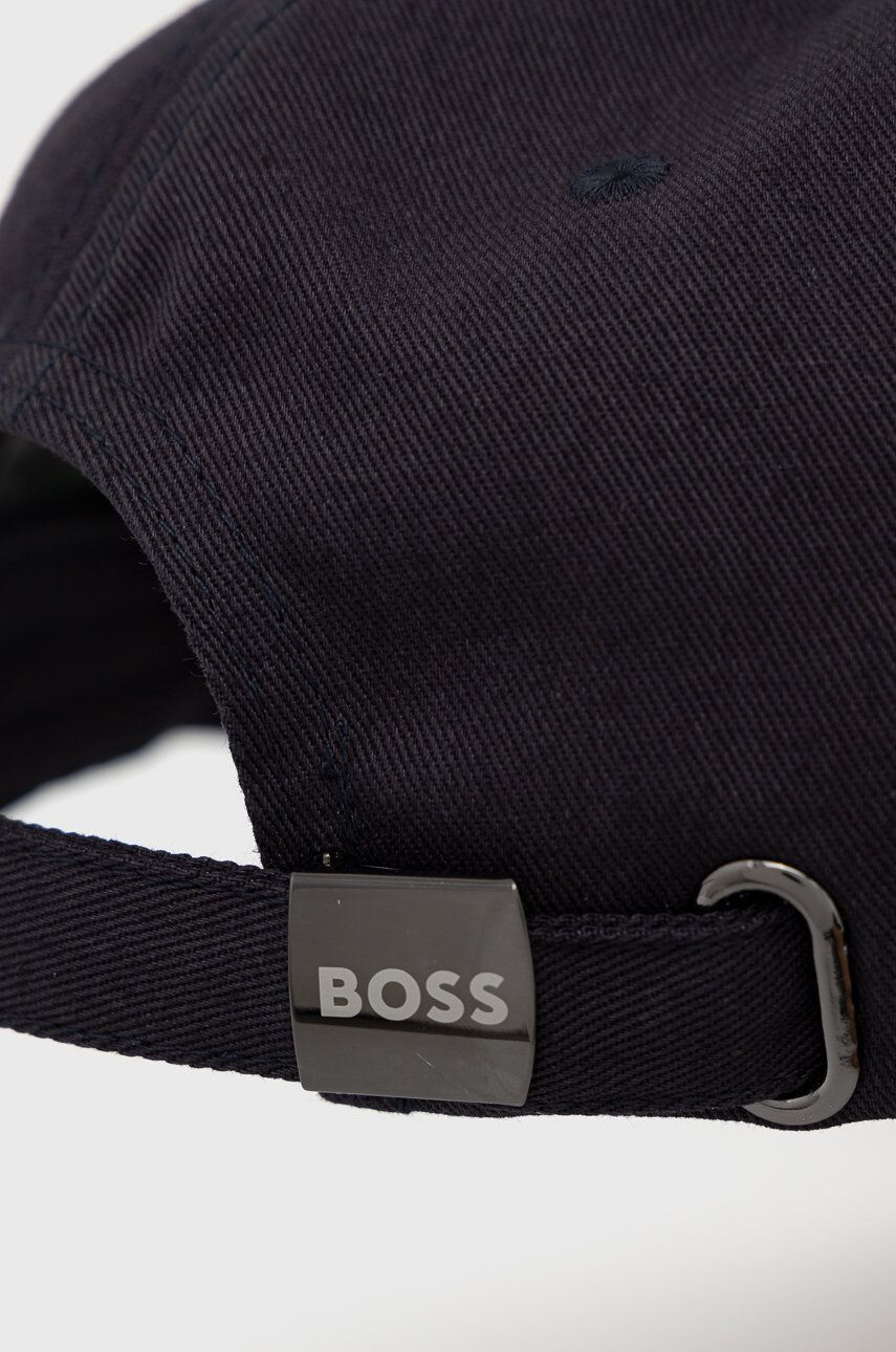 Boss Green Памучна шапка BOSS Boss Athleisure в тъмносиньо с изчистен дизайн - Pepit.bg