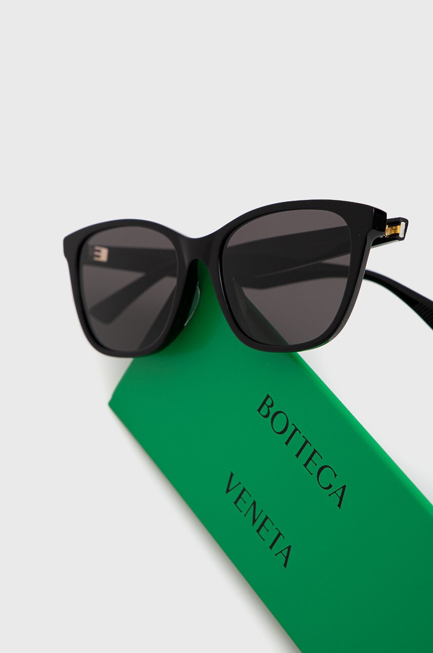 Bottega Veneta Слънчеви очила в черно - Pepit.bg