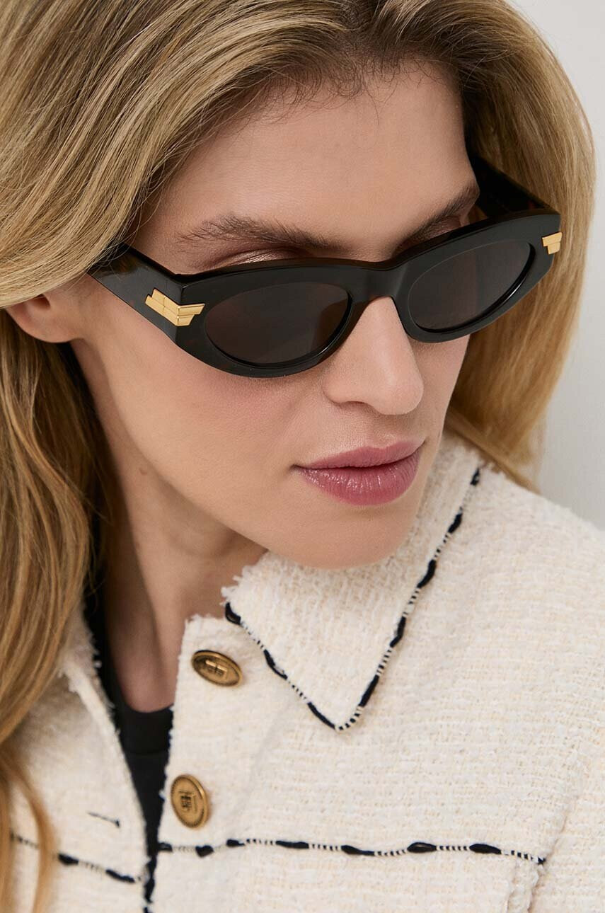 Bottega Veneta Слънчеви очила в кафяво - Pepit.bg