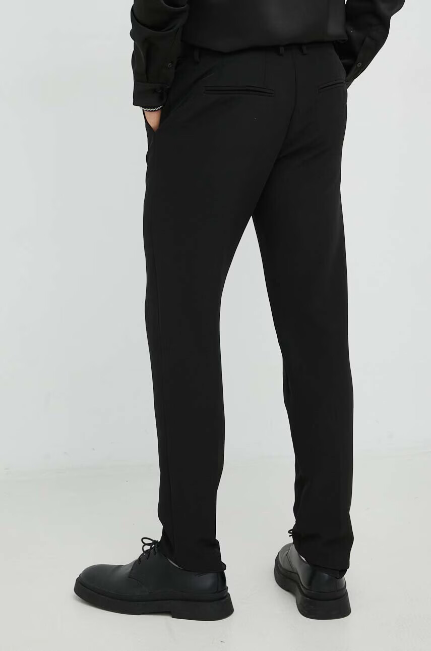 Bruuns Bazaar Панталони Karlsus Basic Pants в черно с кройка по тялото - Pepit.bg