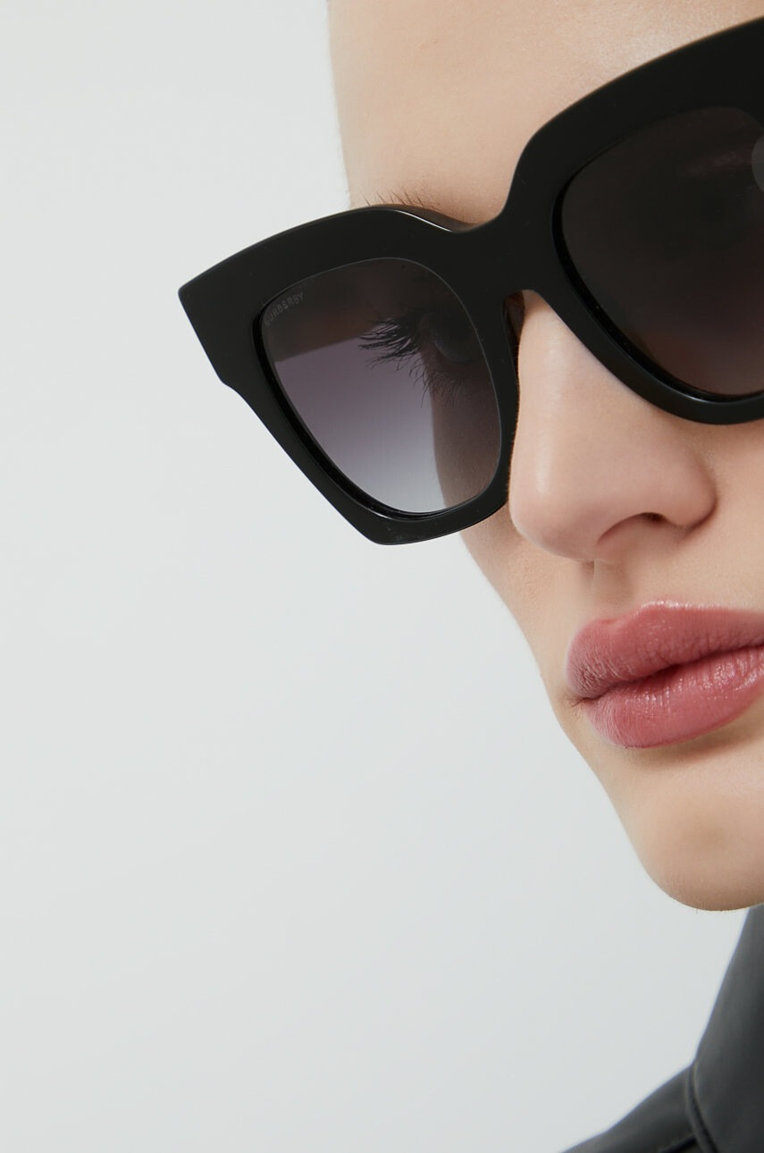Burberry Слънчеви очила в черно - Pepit.bg