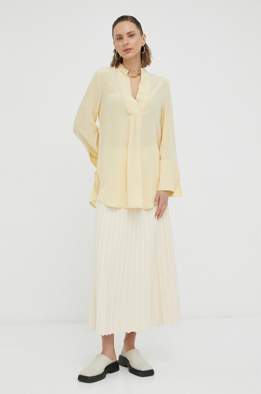 By Malene Birger Копринена блуза в жълто с изчистен дизайн - Pepit.bg