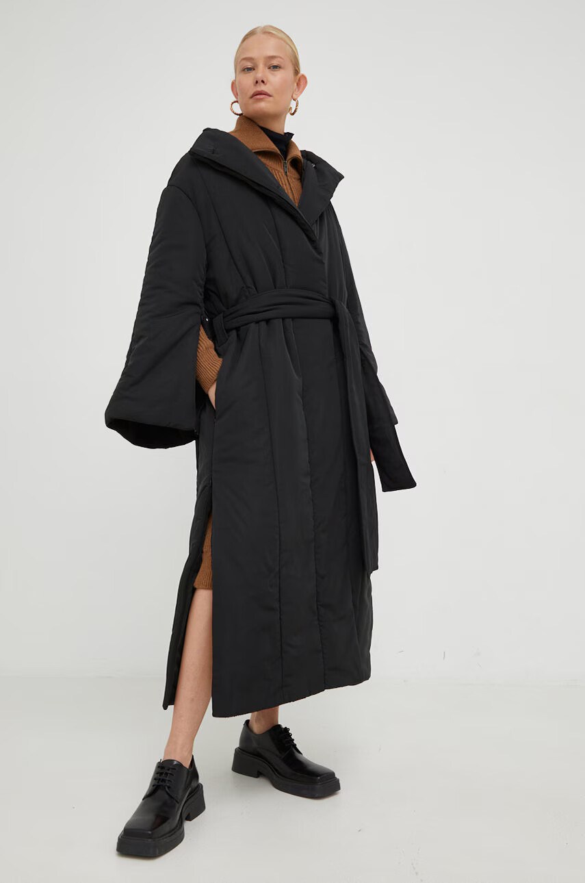 By Malene Birger Яке в черно с преходна изолация - Pepit.bg