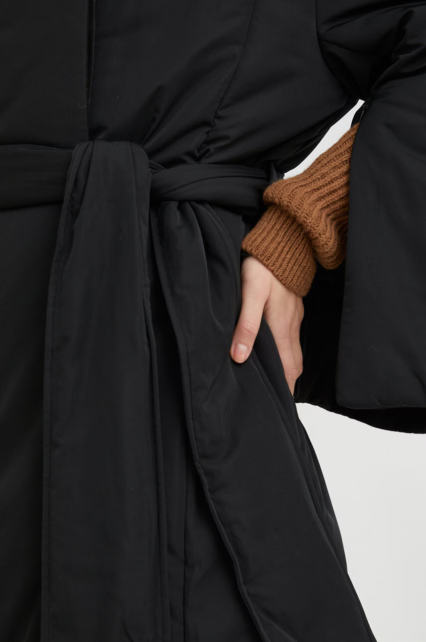 By Malene Birger Яке в черно с преходна изолация - Pepit.bg