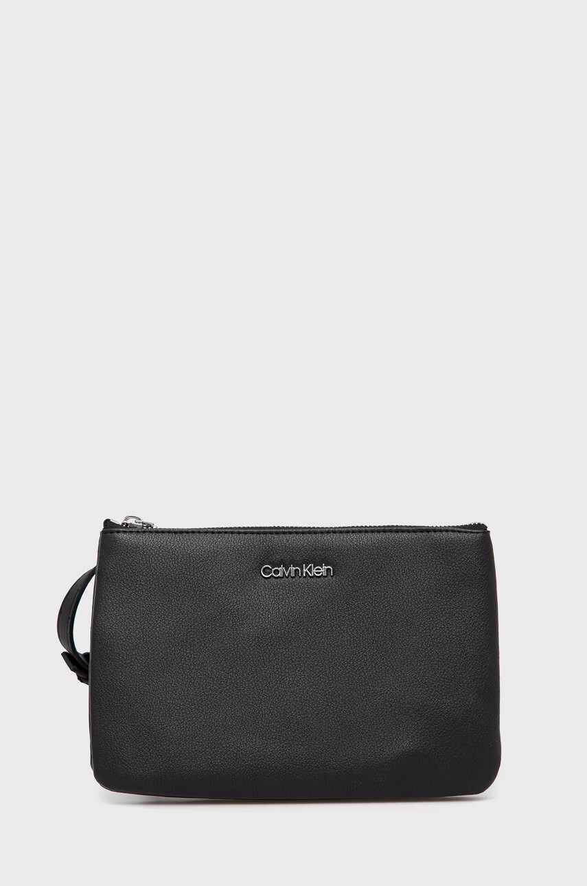Calvin Klein Чанта в черно - Pepit.bg