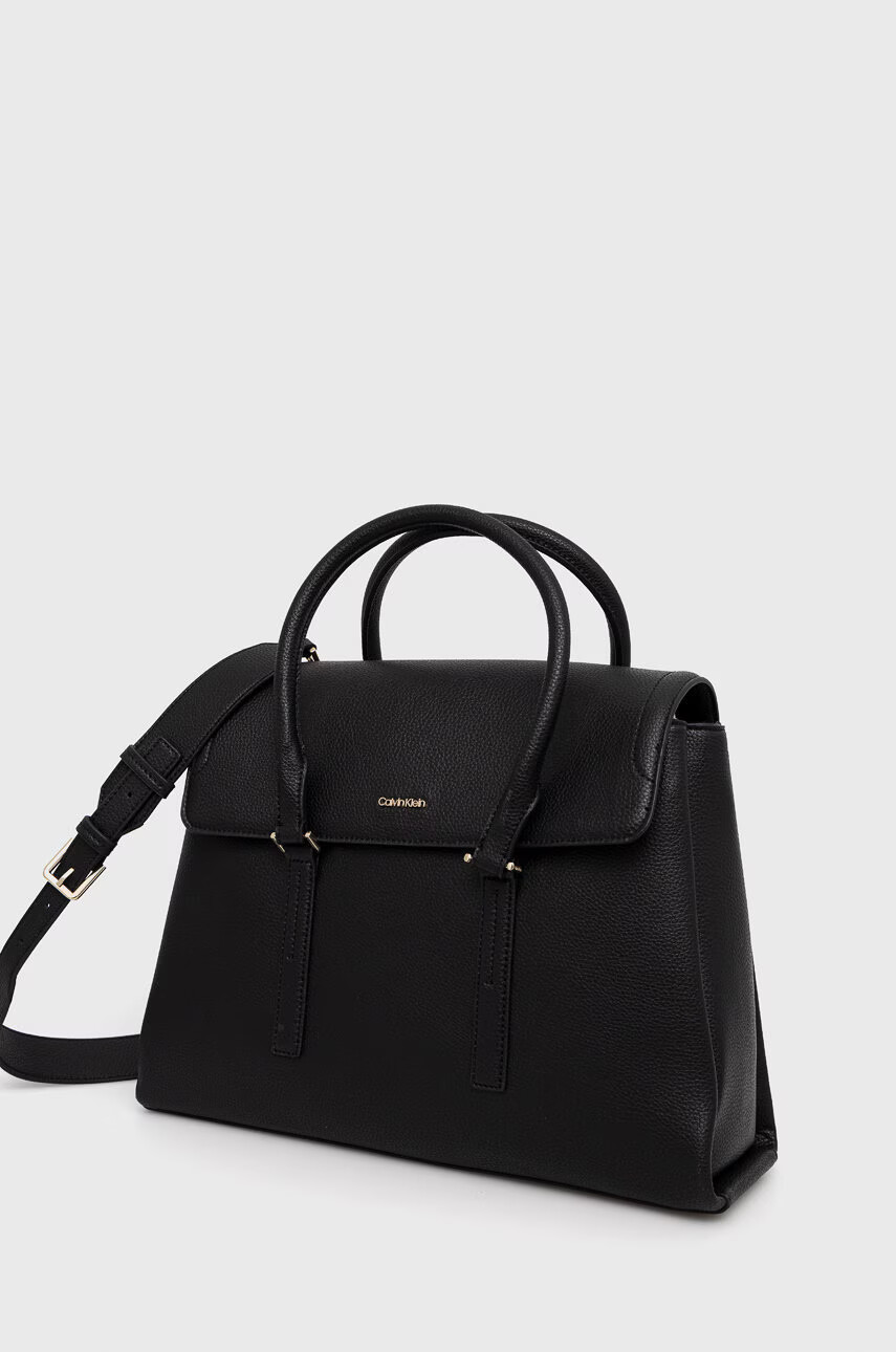 Calvin Klein Чанта в черно - Pepit.bg