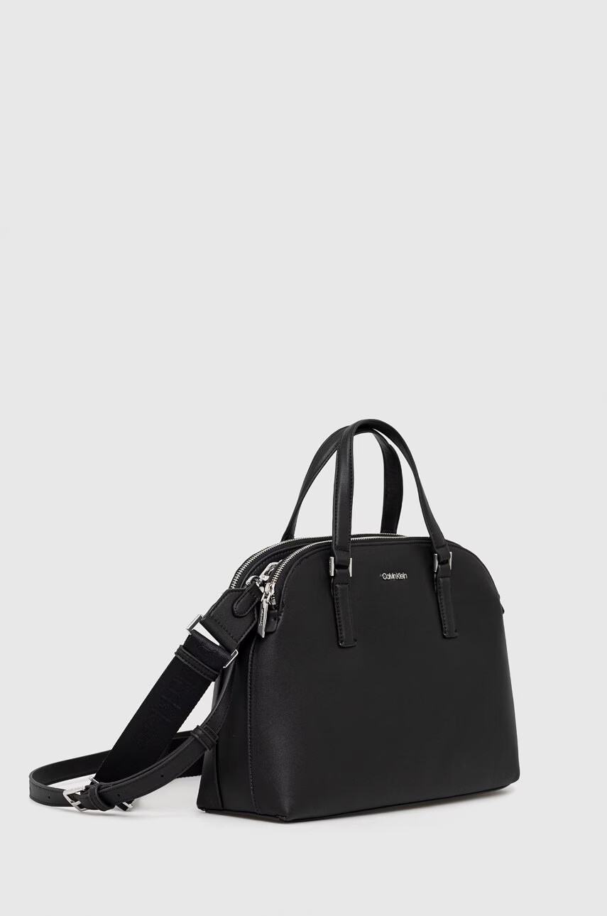Calvin Klein Чанта в черно - Pepit.bg