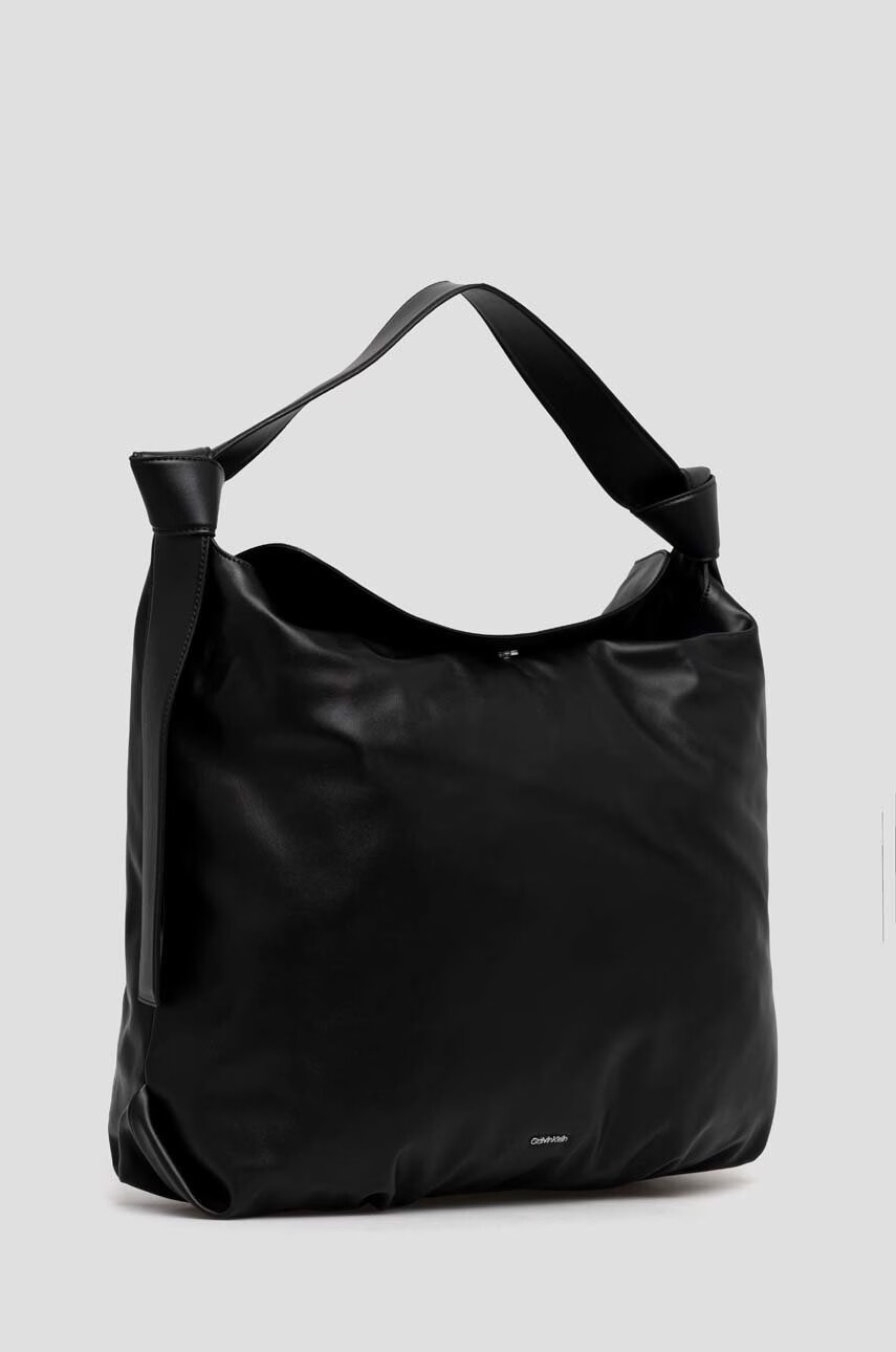 Calvin Klein Чанта в черно - Pepit.bg