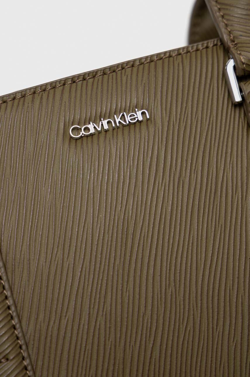 Calvin Klein Чанта в зелено - Pepit.bg