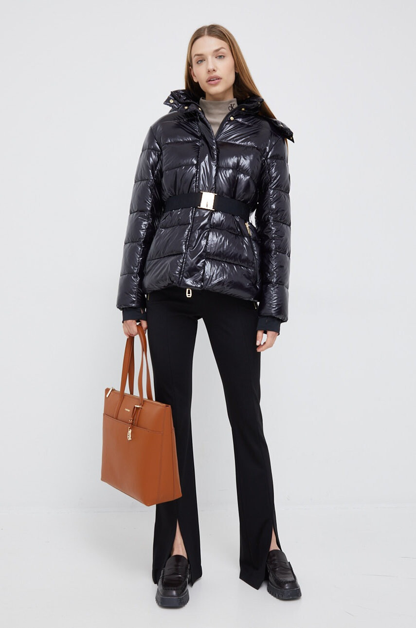 Calvin Klein Чанта в бежово - Pepit.bg