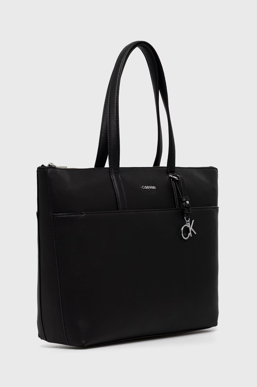 Calvin Klein Чанта в черно - Pepit.bg