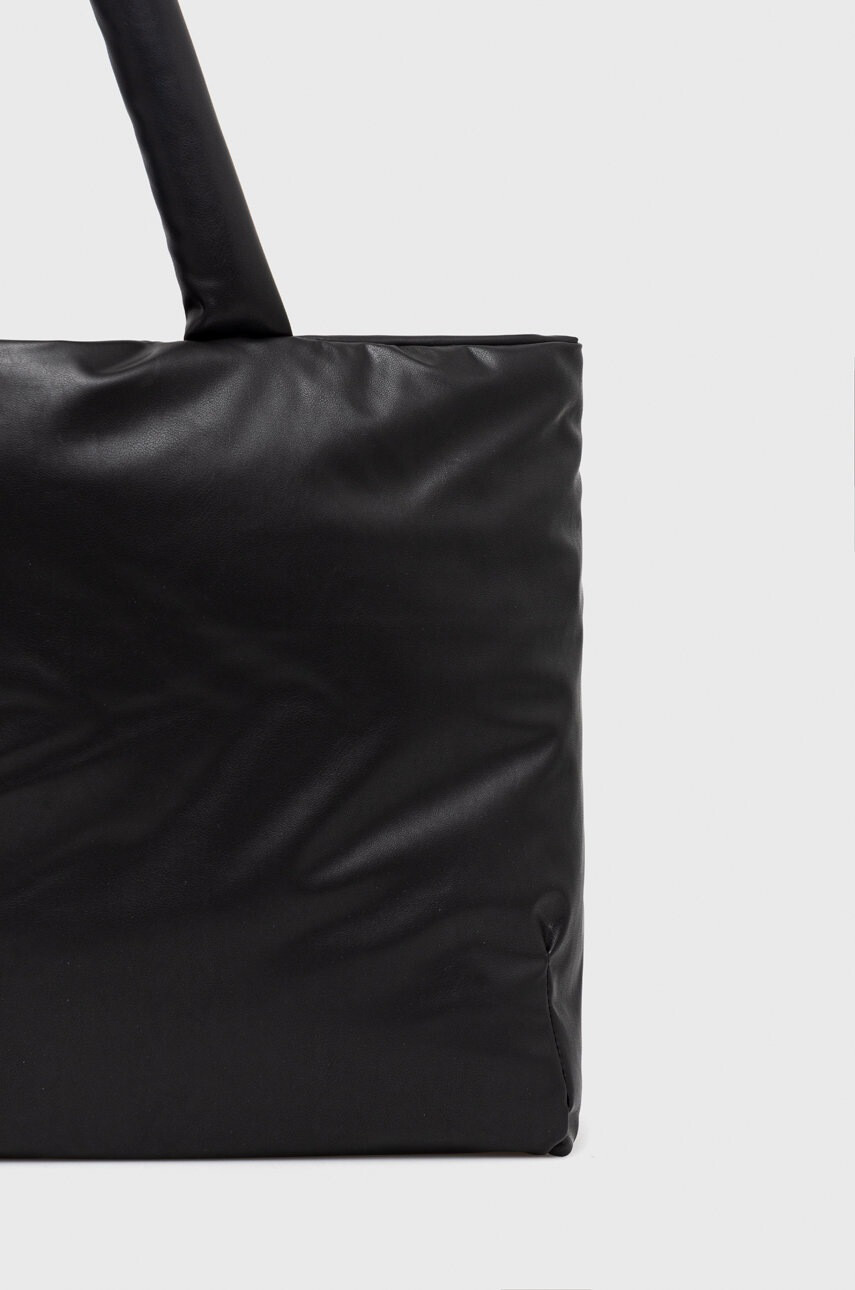 Calvin Klein Чанта в черно - Pepit.bg