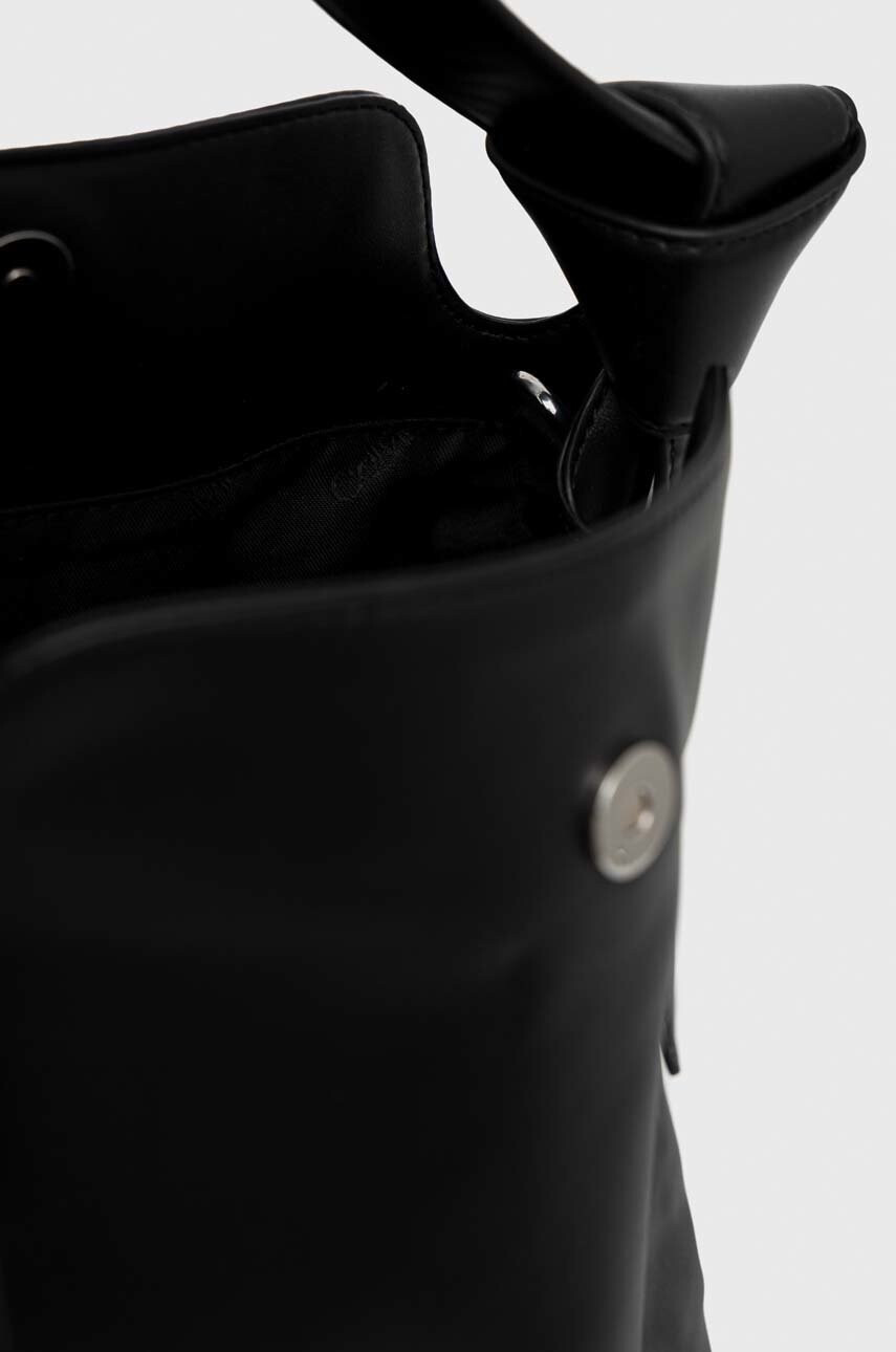 Calvin Klein Чанта в черно - Pepit.bg