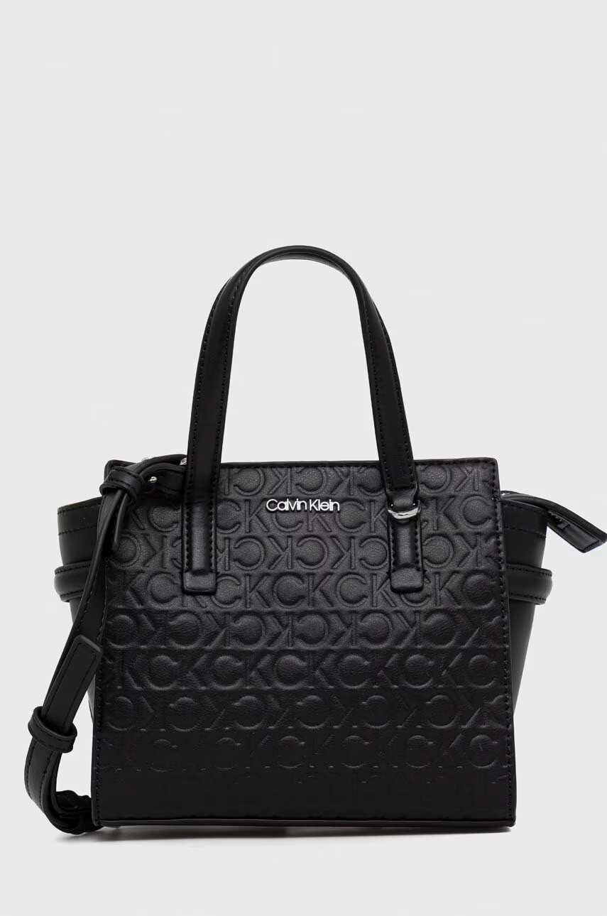 Calvin Klein Чанта в черно - Pepit.bg