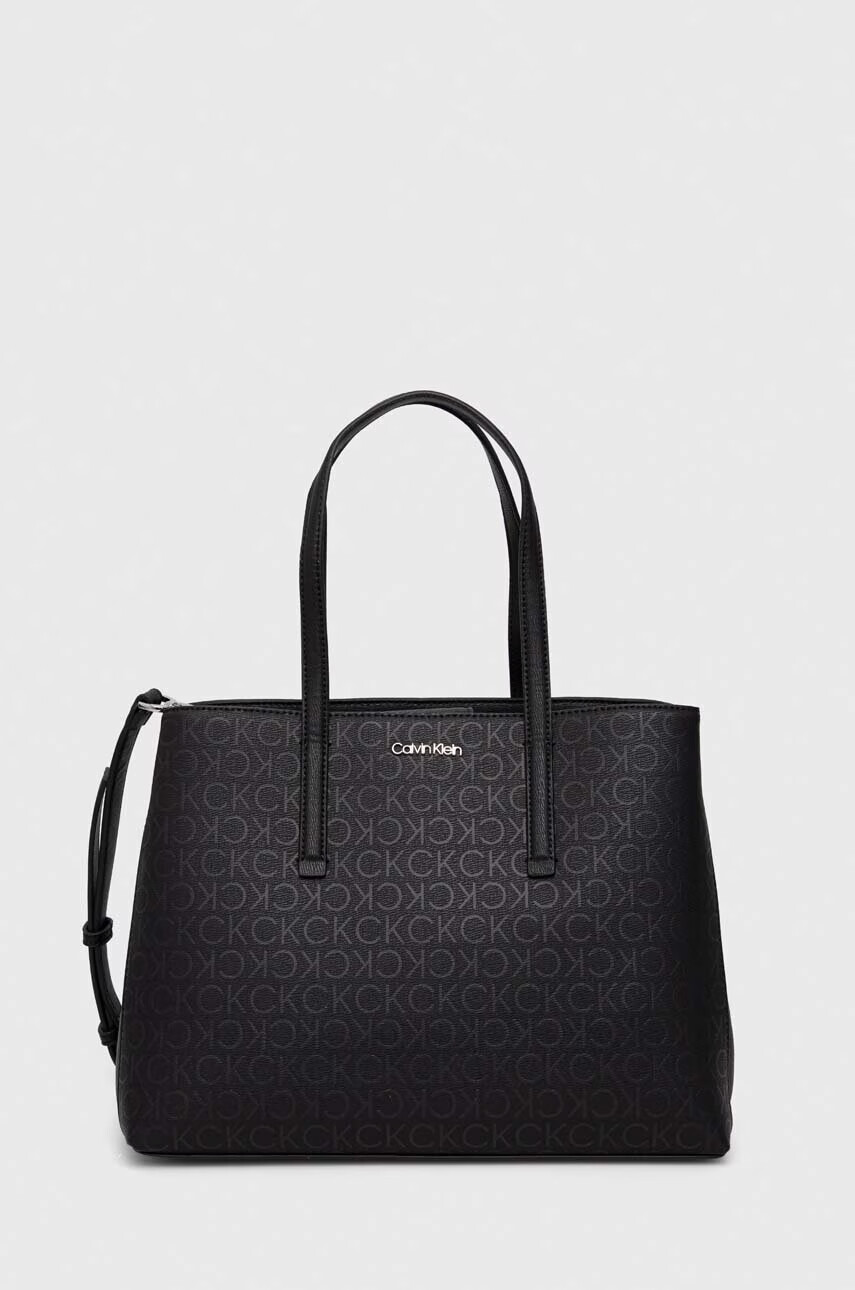 Calvin Klein Чанта в черно - Pepit.bg